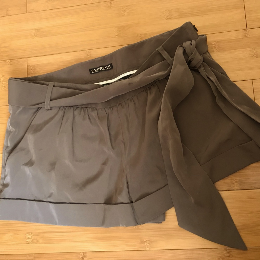Express Women's Taupe Tie-Waist Shorts